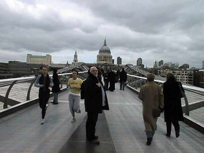 London, Millennium Bridge